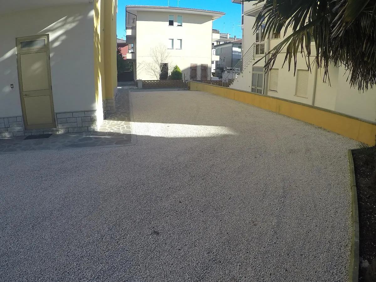 Residence Caorle Apartments - Agenzia Cocal 0*,